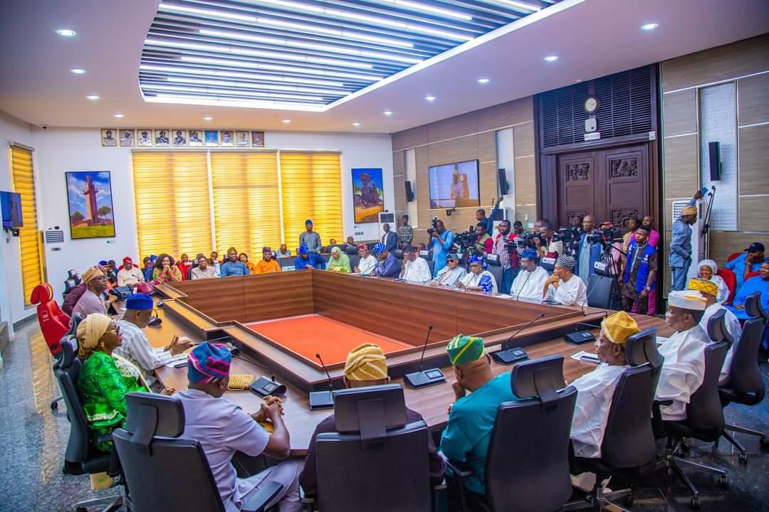 Governor Makinde inaugurates Oyo State Elders’ Council – Voice of Nigeria