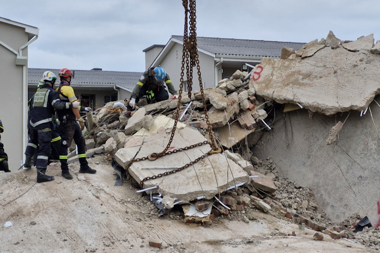 South Africa ends rescue efforts at collapsed building
