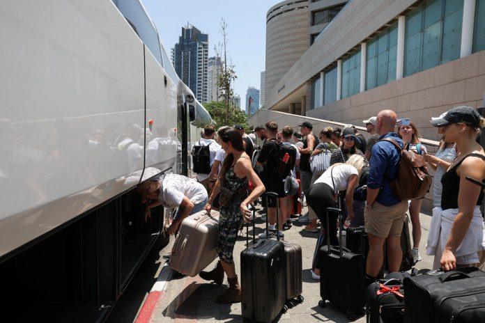 2025-06-17t095634z-313490526-rc294faramg1-rtrmadp-3-iran-nuclear-israel-foreigners_5334188_20250619074733