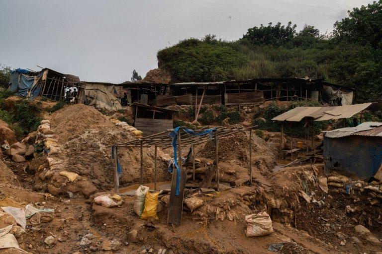 Landslides Trap 500 Miners in Eastern Congo