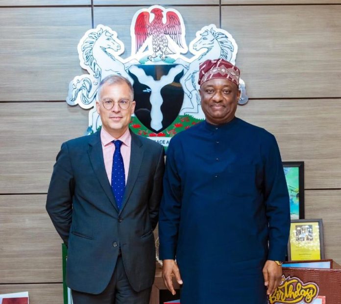 Aviation minister deutch company