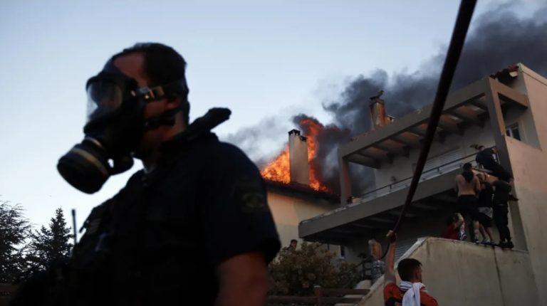 Greece Battles Wildfire, Residents Near Athens Evacuates