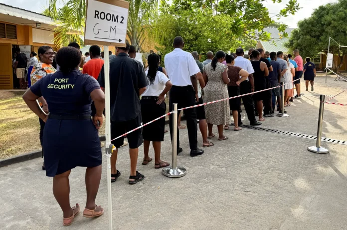 8ab5ef36923cd6d6dea866eb7c0a09ce6cd23da104663ff239d0fef88cbfbddf