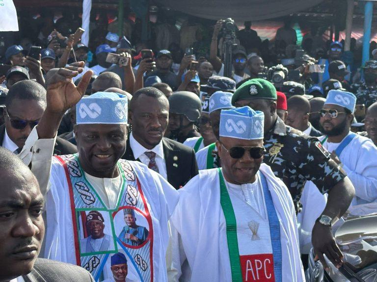‘Renewed Hope Resonating,’ Says Tinubu as APC Welcomes Defectors