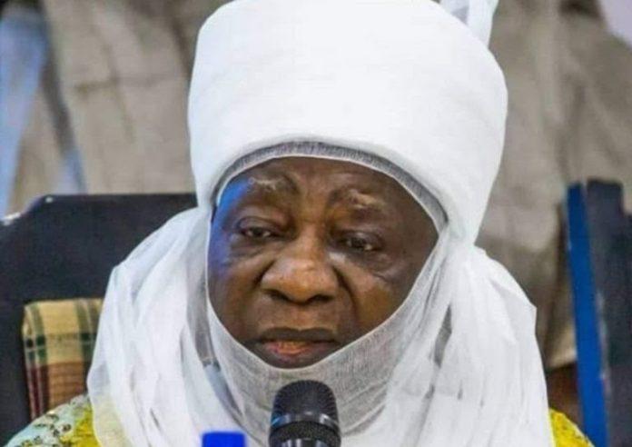 Alhaji-Ibrahim-Sulu-Gambari-768x543