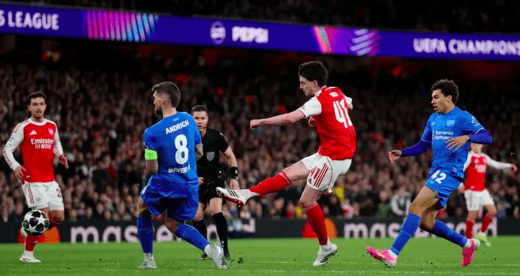 Arsenal midfielder Declan Rice scores goal.