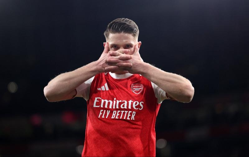 Arsenal striker Viktor Gyokeres celebrates goal.