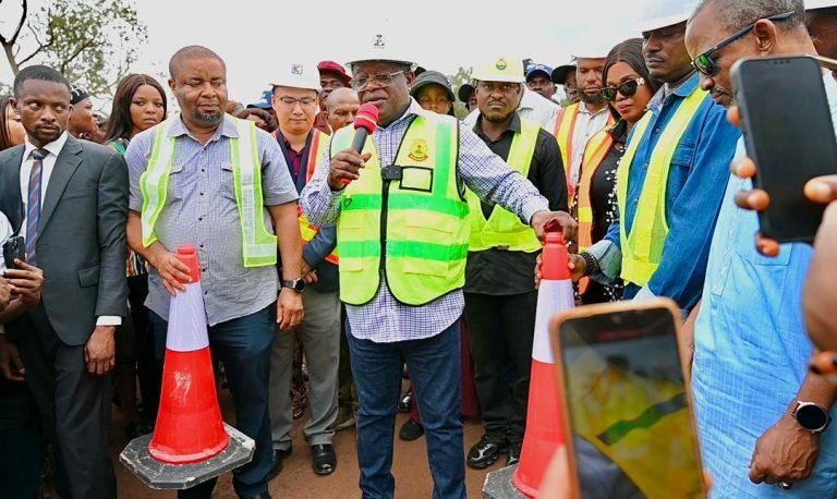 Nigerian Government opens section of Enugu-Onitsha Expressway