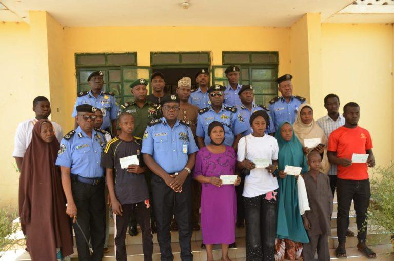 Sokoto Police Present Cheques to Families of Fallen Officers
