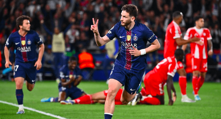 PSG winger Khvicha Kvaratskhelia celebrates goal.