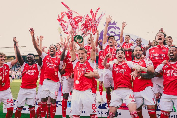 Arsenal Lifts Premier League Trophy