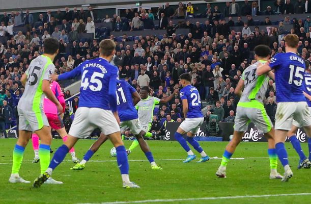 Manchester City winger, Jeremy Doku, scores last minute equaliser against Everton.
