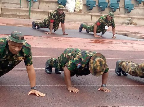 Image of Nigerian soldiers exercising during Armed Forces’ Annual 5-kilometre Route March in Abuja, Nigeria.