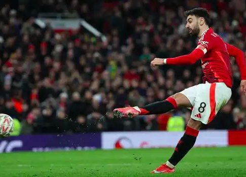 Manchester United captain Bruno Fernandes