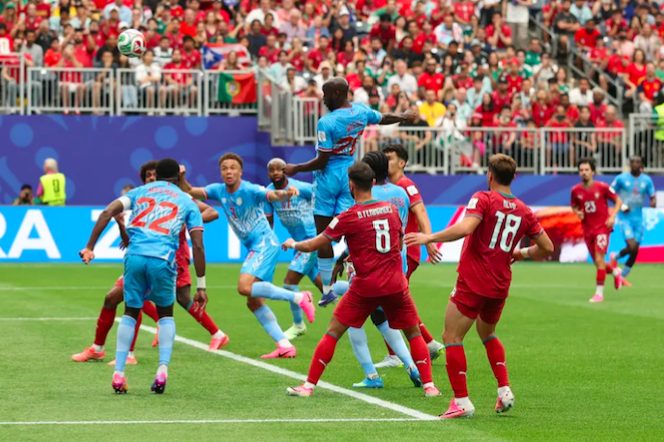 DR Congo's Yoane Wissa scores header.