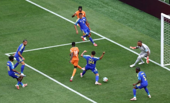 Côte d’Ivoire forward Nicolas Pépé scores goal.