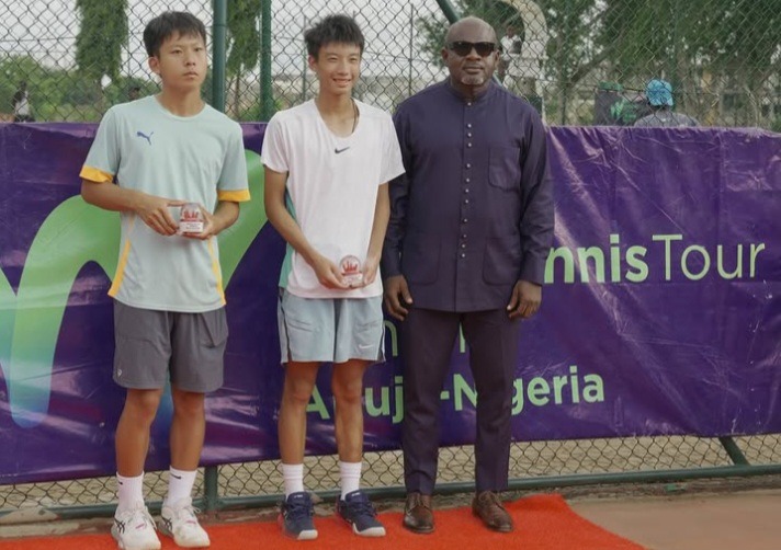 Jinxuan Cheng and Hengzhi Cui of China.