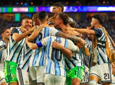 Argentine players celebrate 3-2 victory against Cape Verde, during 2026 FIFA World Cup match.
