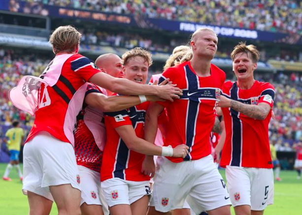 Erling Haaland celebrates goal with teammates