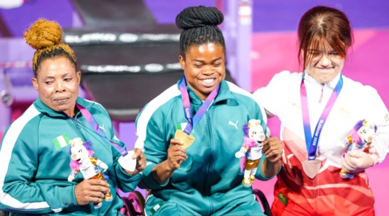 Team Nigeria's Esther Onyema (L) with Esther Nworgu (C) on the podium.