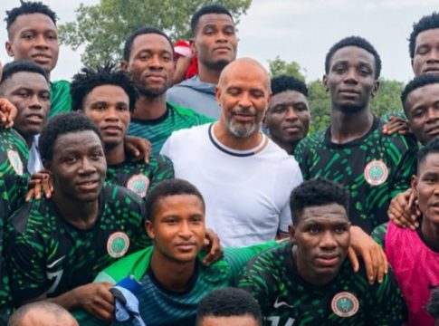 Nigeria’s U20 men’s football team, the Flying Eagles, with Super Eagles coach Eric Chelle after match against Togo.