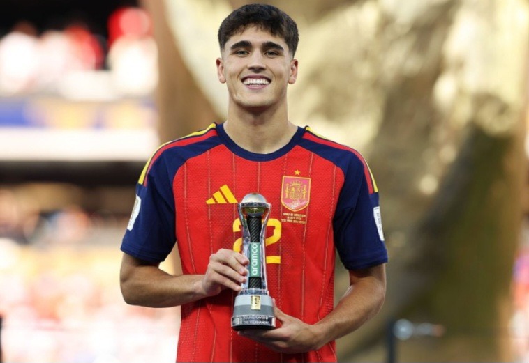 Spanish defender, Pau Cubarsí.