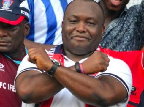 The late Senator Ifeanyi Ubah (C).