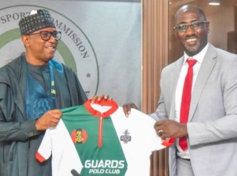 National Sports Commission chairman, Shehu Dikko (L) with President of Guards Polo Club Abuja, Mustapha Junaidu (R).