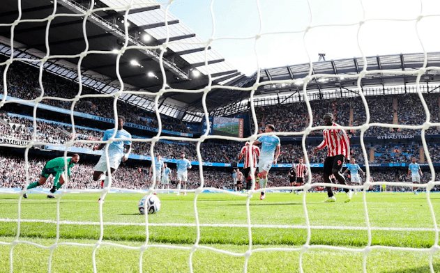 Sunderland's Brian Brobbey scores second goal.