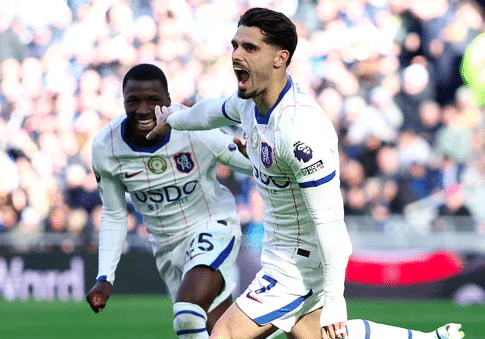 Chelsea's Pedro Neto celebrates goal against Everton.